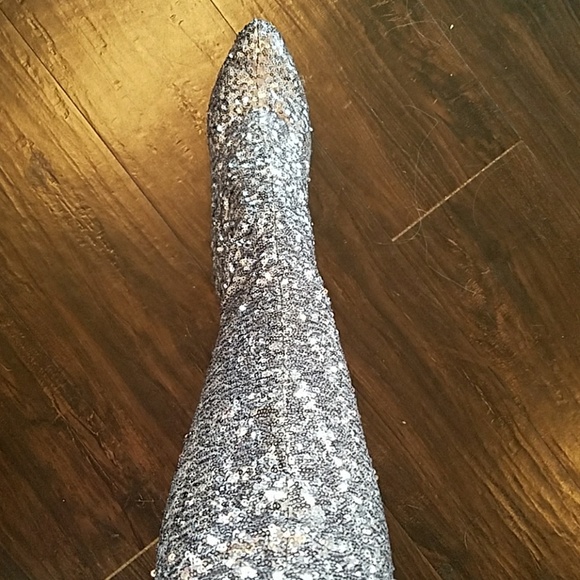 💝LIMITED EDITION STEVE MADDEN SEQUIN BOOTS!!! - Picture 3 of 8